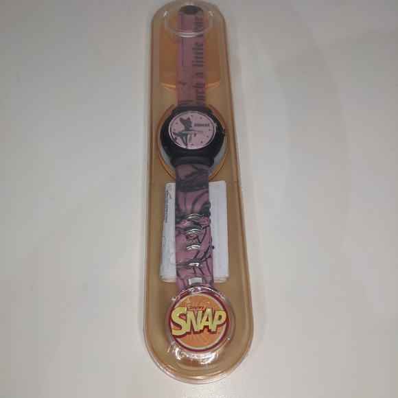 BNIB Vintage Disney SNAP watch - Featuring Bambi - Picture 1 of 6